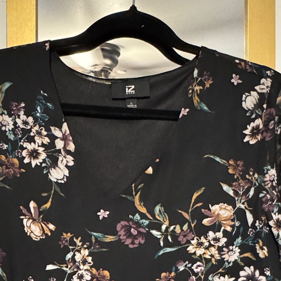 Iz Byer Black Floral Blouse with Ruffle Detail - Picture 2 of 4